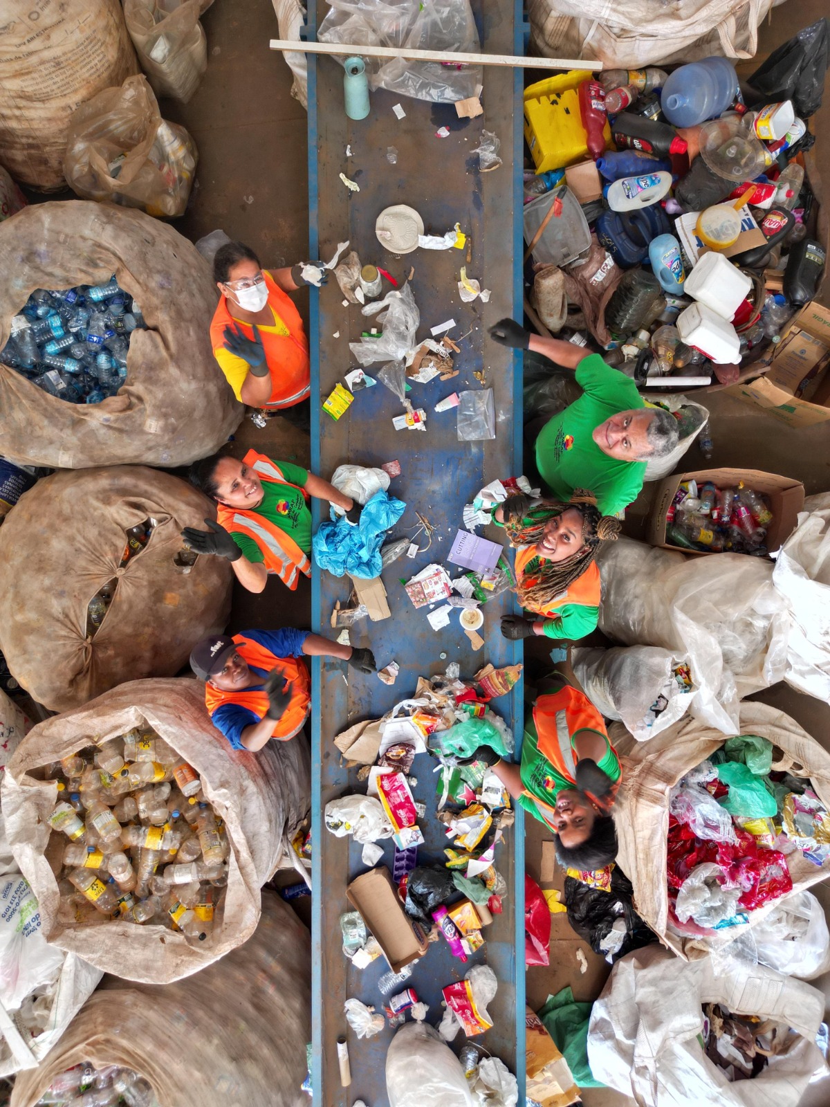 No último mês de março, a Associação de Catadores de Material Reciclável de Antônio Pereira (Amrap) completou um ano de funcionamento. (Foto: Divulgação / RC8 Treinamentos)